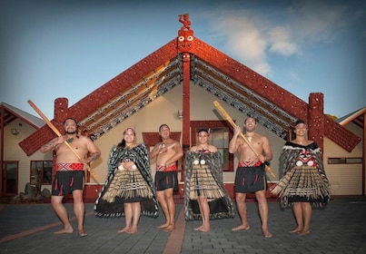 From Auckland: Rotorua Māori Village & Polynesian Spa Tour