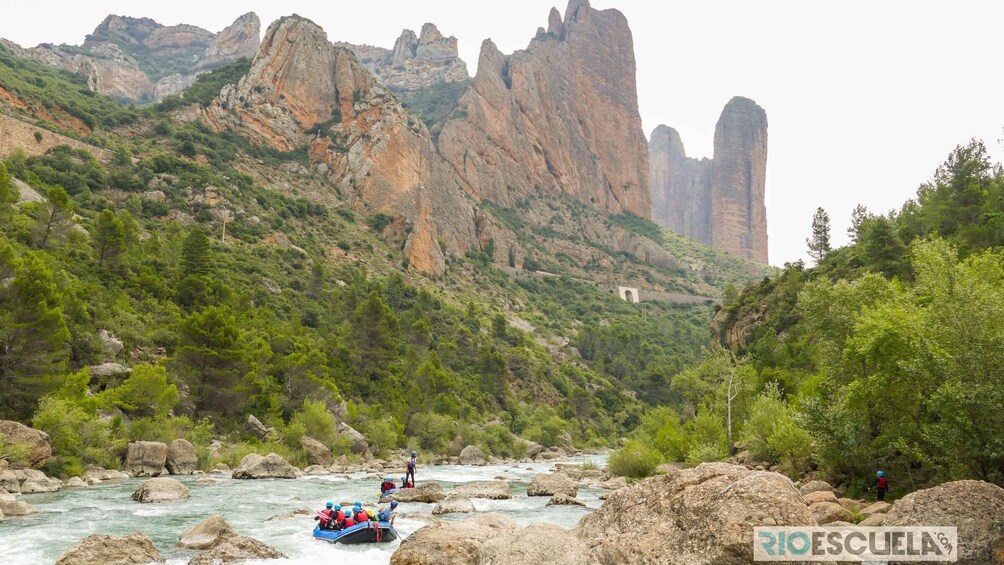 Picture 6 for Activity Huesca: Family Rafting