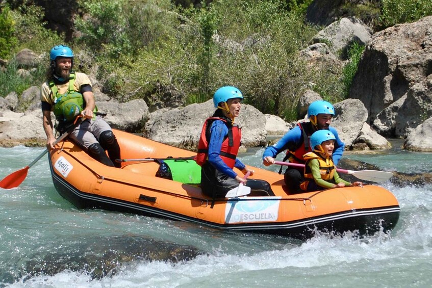 Huesca: Family Rafting