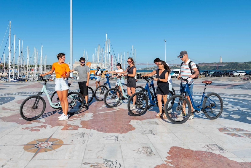 Picture 2 for Activity Lisbon: Riverside Light Bicycle Tour in Dutch