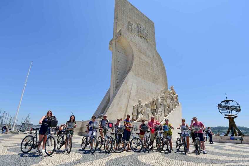 Picture 1 for Activity Lisbon: Riverside Light Bicycle Tour in Dutch