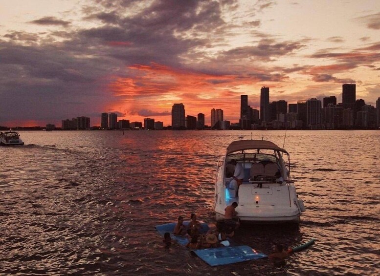 Picture 5 for Activity Tour of the city of Miami and its beautiful sunset