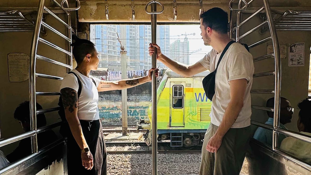 Mumbai: Dharavi Slum & Dhobi Ghat with Local Train Ride