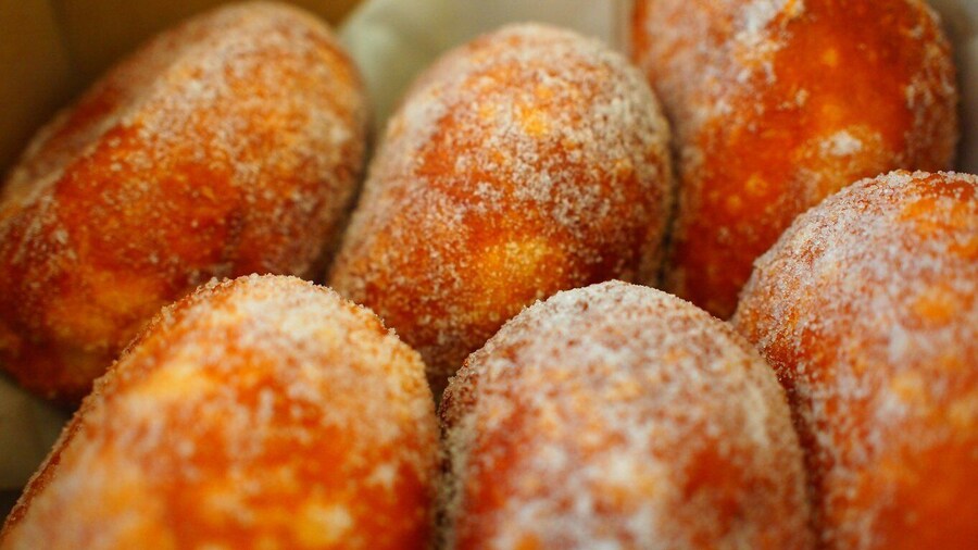 Oahu: Honolulu to Diamond Head Shuttle with Malasada