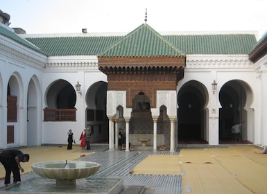 Fes: Geführte Tour durch die alte Medina mit Mittagessen bei einer einheimi...