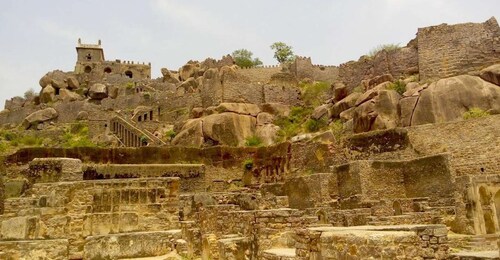 Hyderabad: Golconda Fort and Qutub Shahi Tombs Half-Day Tour