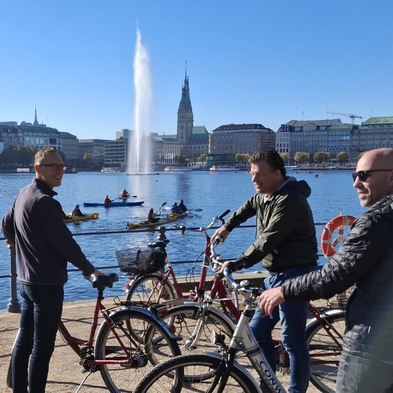 Hamburg: City Tour by Bike with Elbphilharmonie