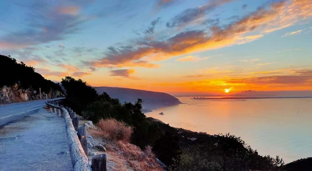 Picture 1 for Activity Sesimbra/Arrábida: Sunrise on Board Tour