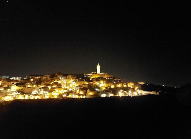 Picture 2 for Activity Matera: sunset walking tour on the Murgia Park