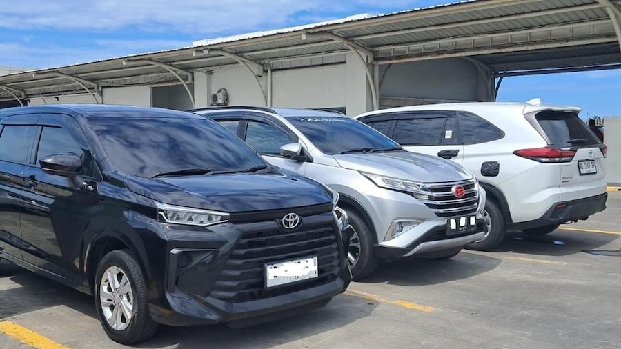 Jakarta: Private Car Charter with Professional Driver
