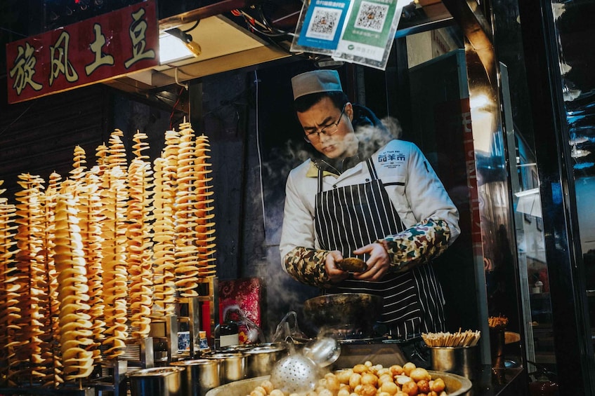 Picture 2 for Activity Xi'an Muslim Quarter Night Market Foodie Walking Tour