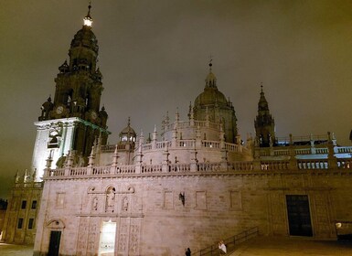 Land of Legends & Meigas Night Tour in Santiago