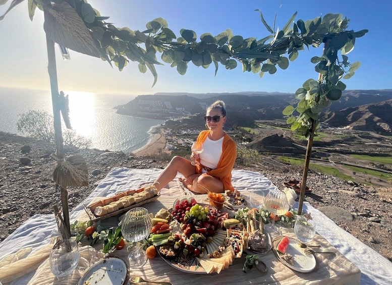 Picture 3 for Activity Maspalomas: Gran Canaria Picnic and Wine Experience