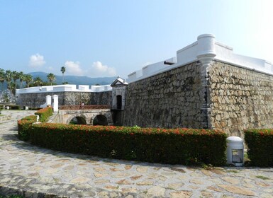 *Recorrido a pie por Acapulco Museo Fuerte de San Diego y clavadistas