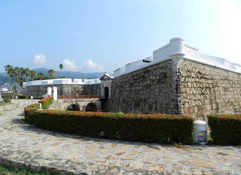 *Acapulco Walking Tour San Diego Fort Museum & Cliff Divers