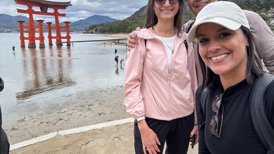 Hiroshima: Private Walking Tour with a Local