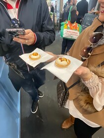 Bordeaux: Best of French Chocolate and Pastries Food Tour