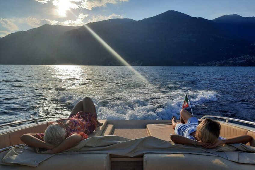 Grand Tour, luxury private speedboat at Lake Como 2h to 4h tour