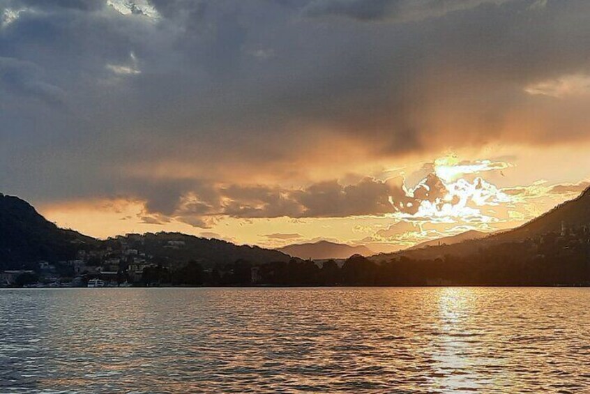 Grand Tour, luxury private speedboat at Lake Como 2h to 4h tour 