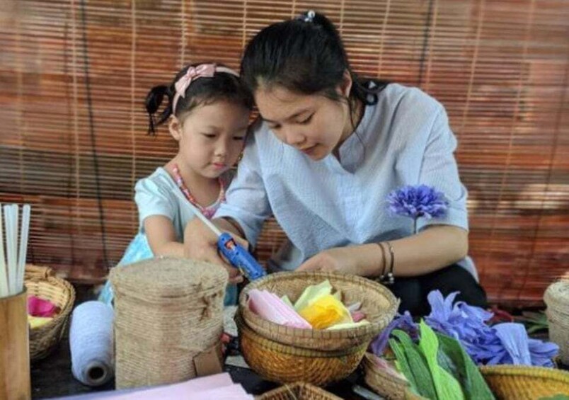 Picture 3 for Activity Making the paper flower's experience in Hue