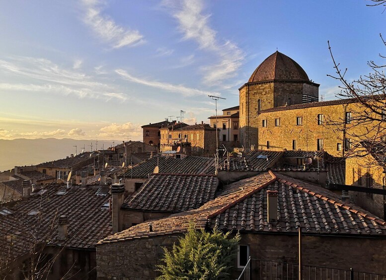 Volterra tour + Salt Mine visit by shuttle from Lucca&Pisa