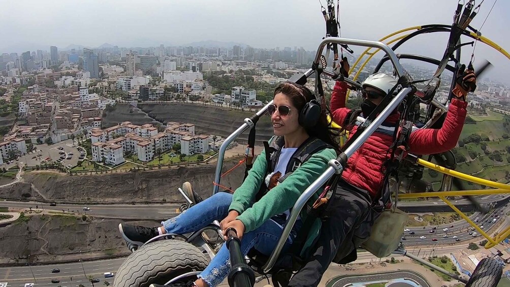 Picture 10 for Activity Lima: Paragliding Flight Over Costa Verde Districts