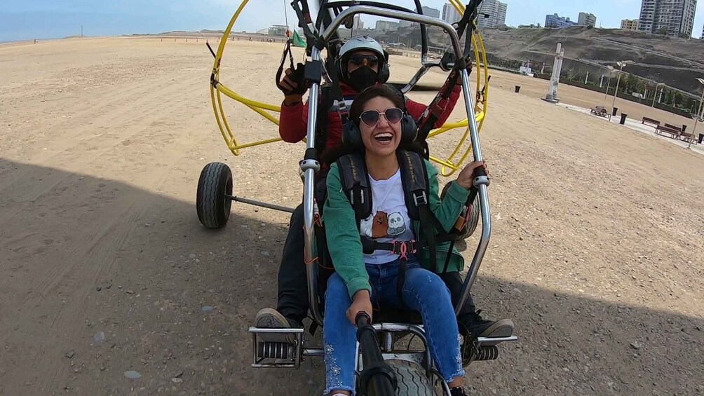 Picture 6 for Activity Lima: Paragliding Flight Over Costa Verde Districts