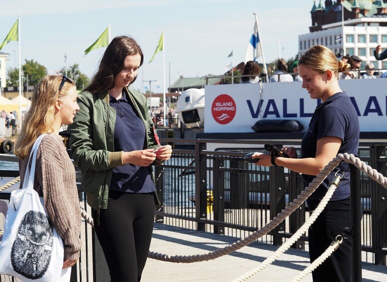 Helsinki: Vallisaari Fortress Island Ferry Ticket