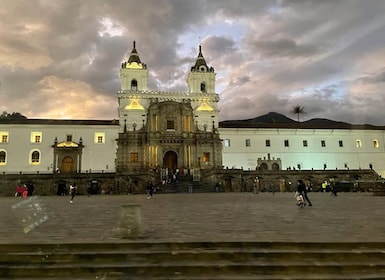 Kota tua Quito dan kehidupan lokal