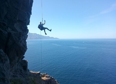 Agaete: Gran Canaria Coasteering Tour with Snorkelling