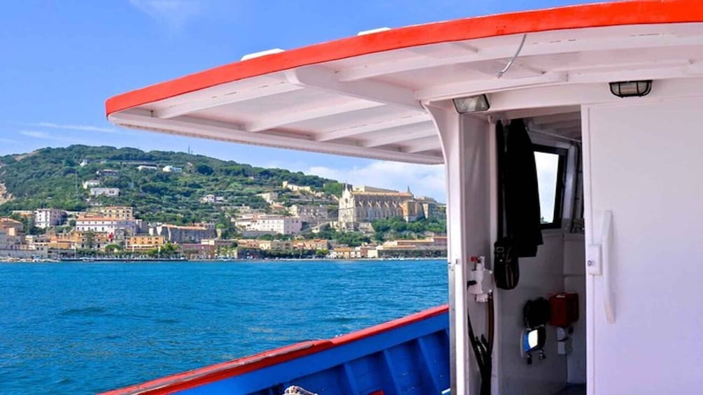 Sperlonga: Private Boat Tour to Gaeta with Pizza and Drinks