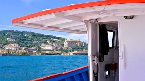 Sperlonga: Private Boat Tour to Gaeta with Pizza and Drinks