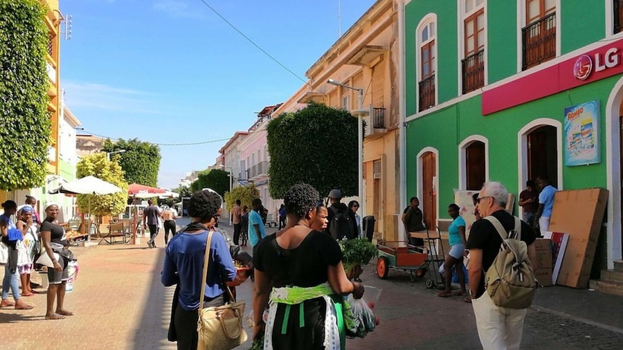 Praia: Guided City Sightseeing Tour