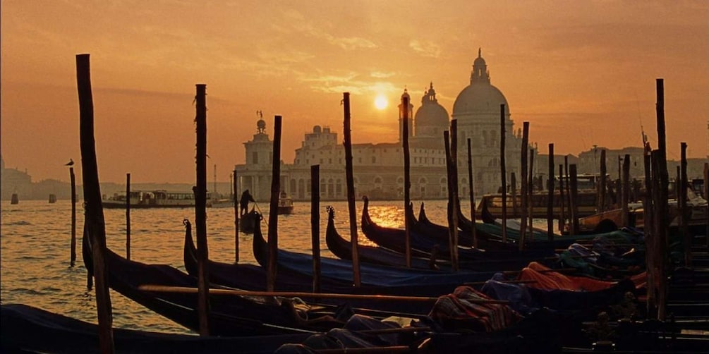 Picture 2 for Activity Venice: Sunset Gondola Tour