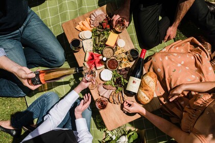 St. Hallett: Picknick-Tafeln