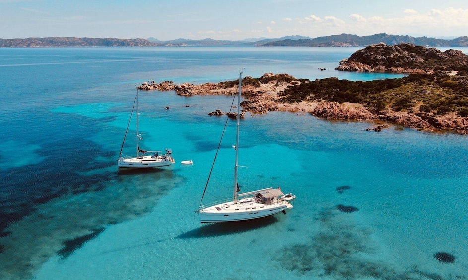 Maddalena Archipelago: Island-Hopping Sailing Tour and Lunch