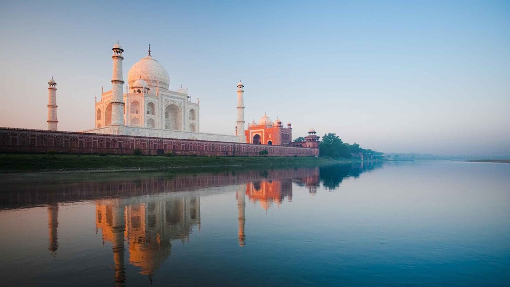 Picture 1 for Activity From Mumbai: Taj Mahal - Agra Tour with Entrance and Lunch