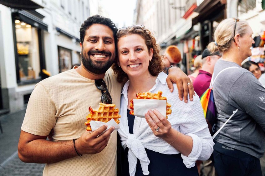 Picture 3 for Activity Brussels: Historical Tour with Chocolate & Waffle Tasting