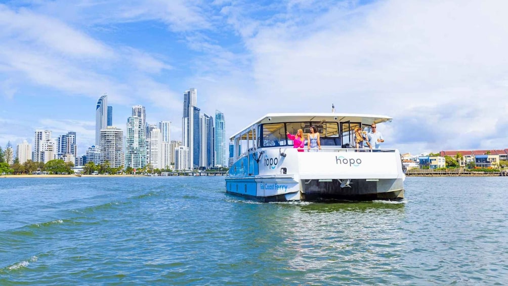 Gold Coast: Sightseeing Hop-on Hop-off Cruise