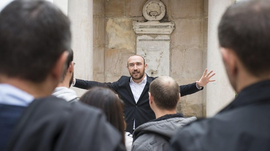 Storytelling tour of the Vieux-Lyon in French