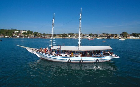 Búzios: excursión de día completo por tierra y mar con almuerzo