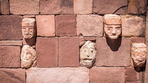 ลาปาซ: ทัวร์แหล่งโบราณคดี Tiwanaku พร้อมไกด์ 1 วัน