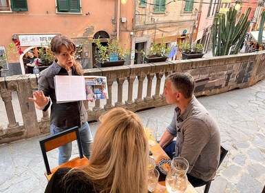 Riomaggiore: ประสบการณ์ชิมไวน์และเหล้าองุ่นชิงเกวแตร์เร
