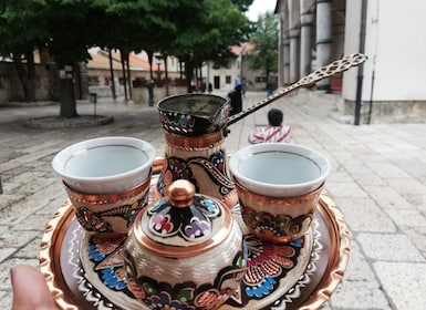 サラエボサラエボ市市場、旧市街試食ツアー