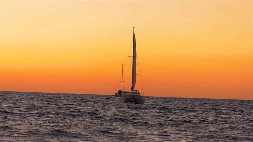 Picture 11 for Activity Grand Bay: Honeymoon/Lovers Sunset Tour with Romantic Dinner