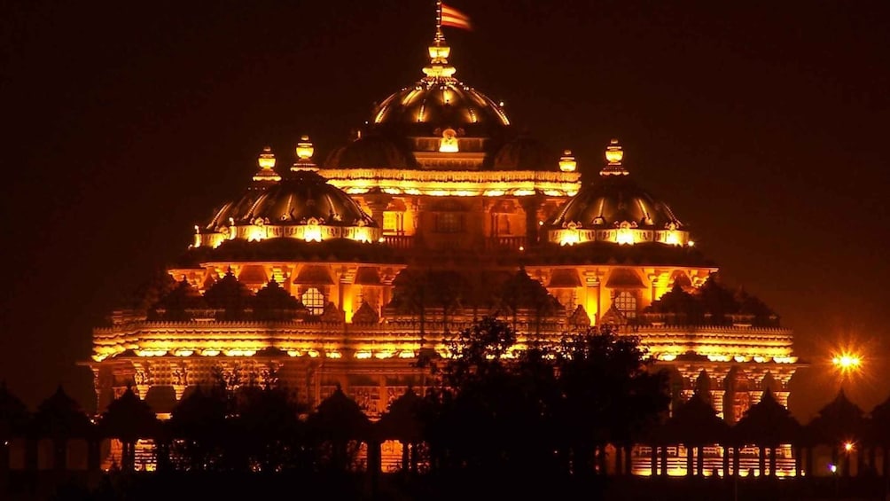 Picture 3 for Activity New Delhi: Akshardham Exhibition, Light and Water Show Tour