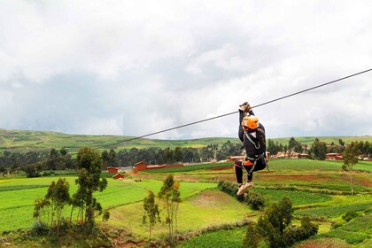 Depuis Cusco : Aventure d'une demi-journée en tyrolienne