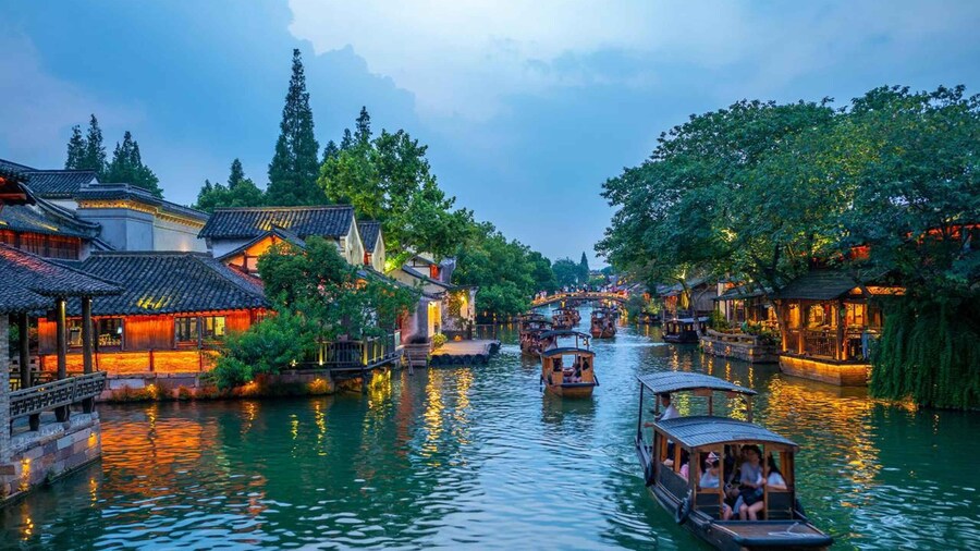 Shanghai: Private Shanghai & Zhujiajiao Tour with Lunch