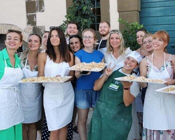 Von Rom aus: Pasta-Meisterkurs & Weintour im Weinberg