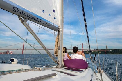 Lissabon: Zonsondergangcruise op de rivier de Taag met drankjes